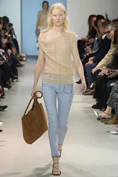 Look 13